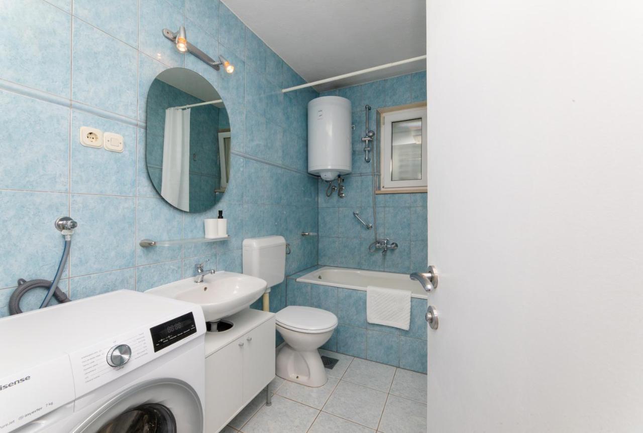 Apartment Nona - Center, 150 Meters From The Beach Supetar Εξωτερικό φωτογραφία